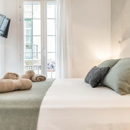 Apartment Comfortable With Balcony - Center