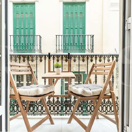 Comfortable With Balcony - Center Apartment Malaga
