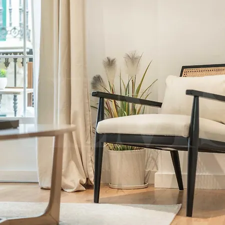 Comfortable With Balcony - Center *