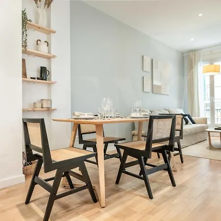 Comfortable With Balcony - Center Apartment Malaga