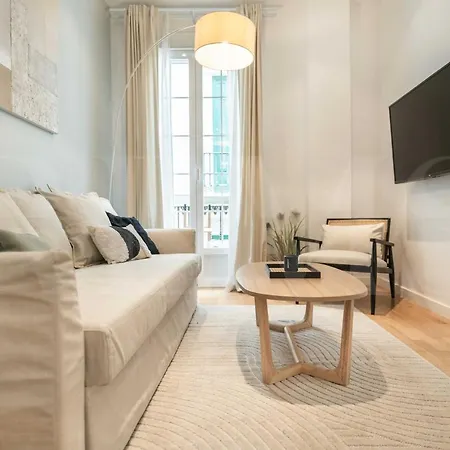 Comfortable With Balcony - Center Malaga